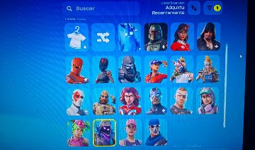 Conta fortnite antiga com skins de passes antigos