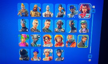 Conta rara do fortnite com 131 skins ( maioria rara que não volta mais )