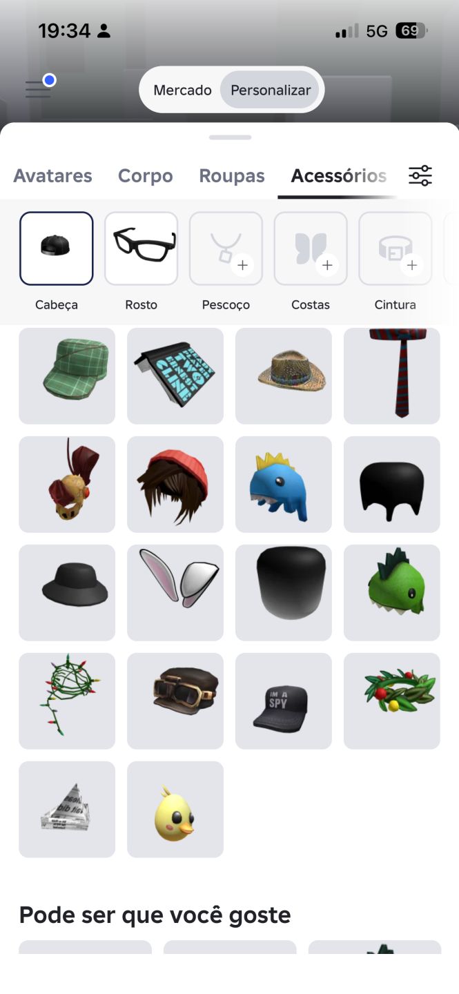Conta de Roblox com bastante skin masculina e Feminina