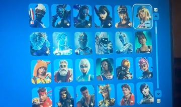 Conta com 560 skins, com salve o mundo fundador, 14kpr 450 doll