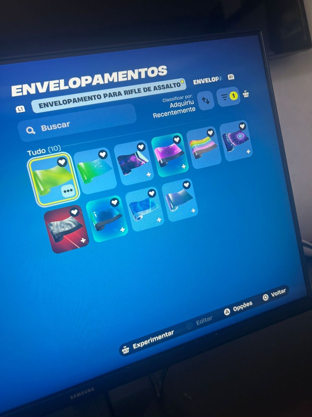 Conta Fortnite com varias skins etc 2 surreais e uma lenda skins rara de passe