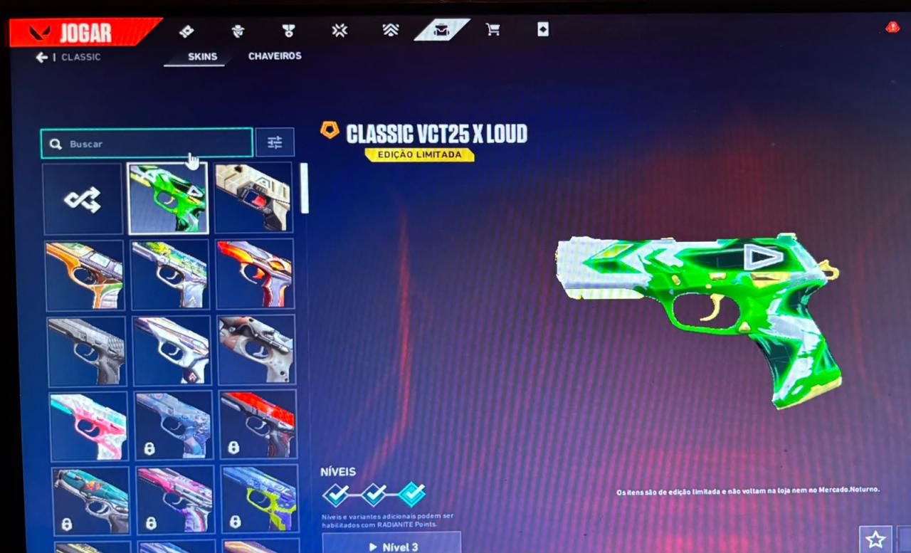 Conta valorant com mais de 2k gastos , elo atual plat 1
