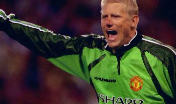 CONTA EFOOTBALL COM SCHMEICHEL ÉPICO