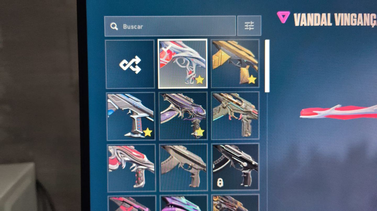 Conta valorant 1200 reais gastos - 13 Skins ( + skins de passe)