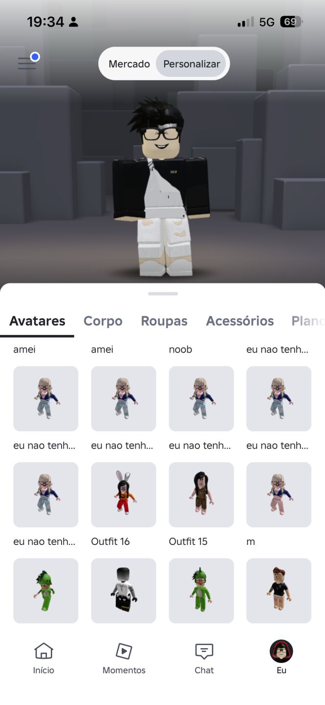 Conta de Roblox com bastante skin masculina e Feminina