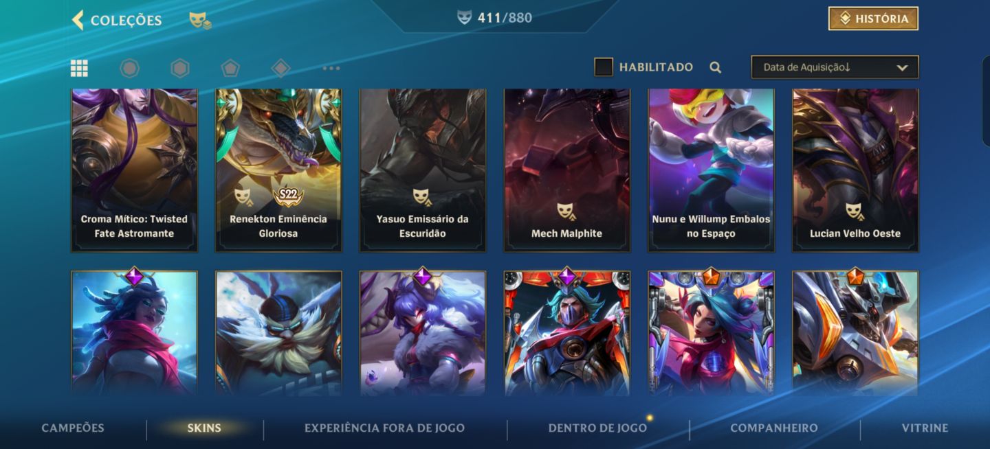 Conta monarca com 411 skins e vários cosméticos