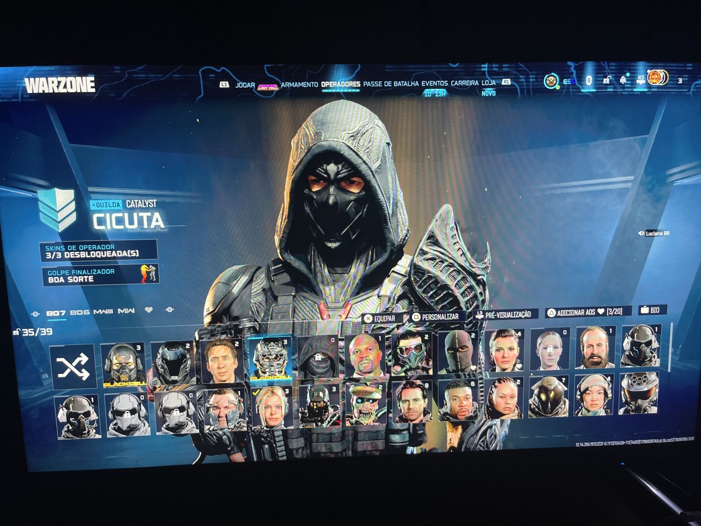 Conta de call of duty com várias skins e camuflagens