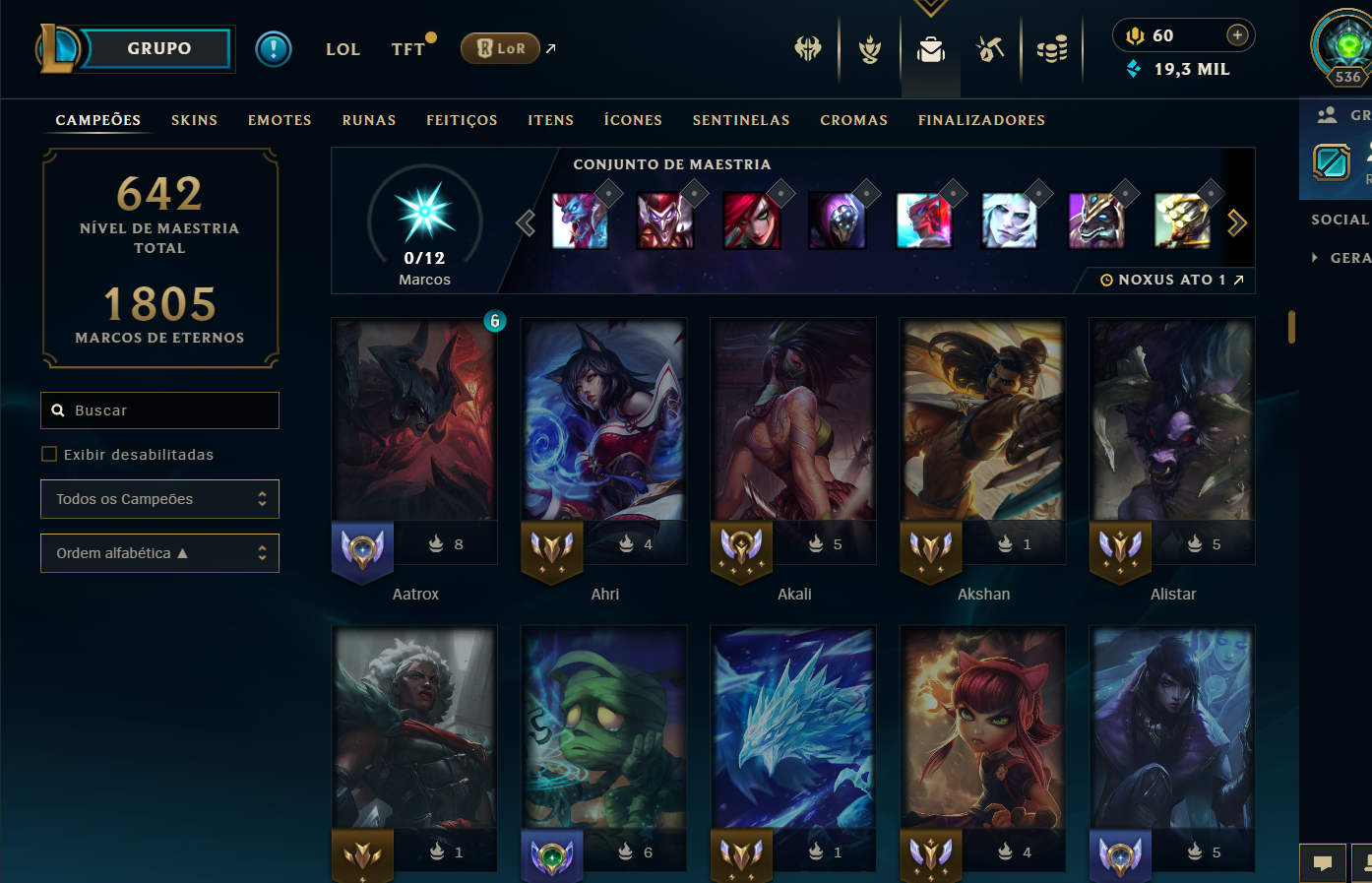 Conta de lol com muitas Skins e lv alto