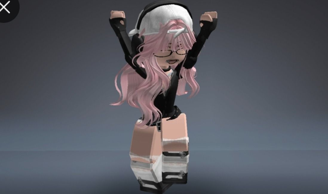 Conta Feminina Roblox, Bastante robux gasto. Passes Bloxburg