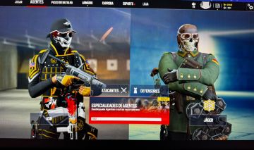 Conta nivel 942 de 2018 , skins antigas , 30 elites e mais de 4 mil itens