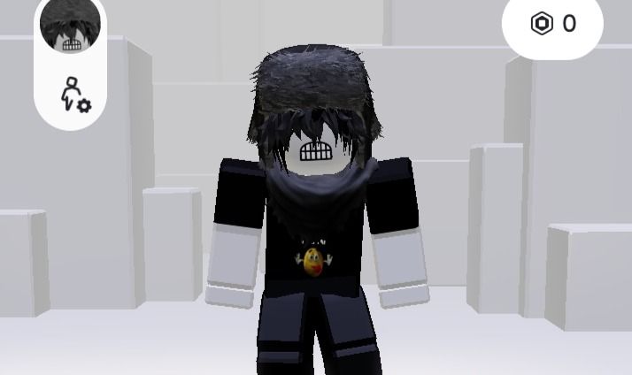 Conta de Roblox 2023 com vários itens