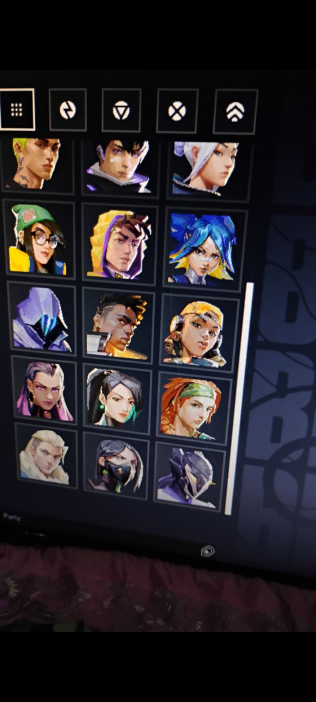 Conta de valorant+league of legends com várias skins!