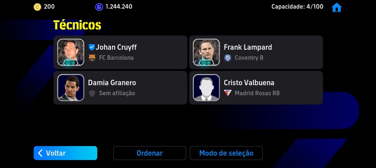 Conta de efootball com 3 blitz curler
