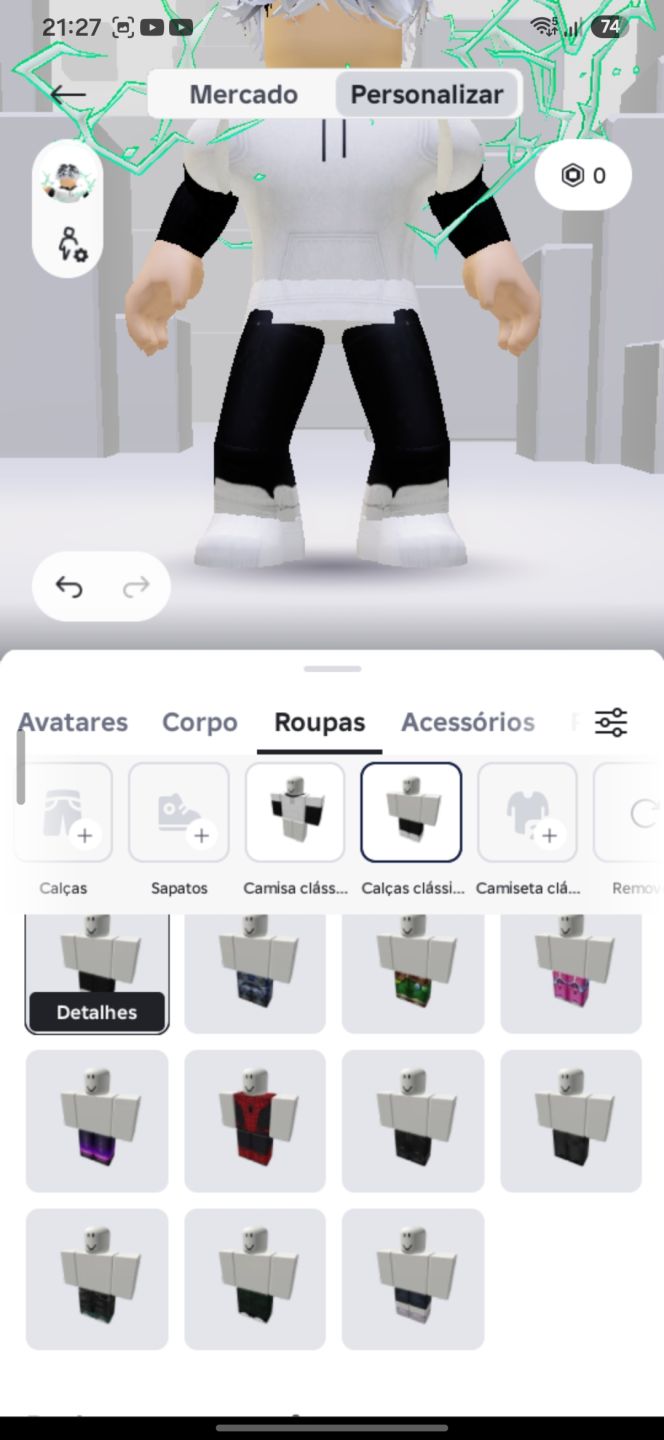 Conta de Roblox cheia de skins e itens raros