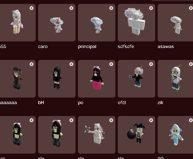 Conta de roblox com 10k de robux em skins