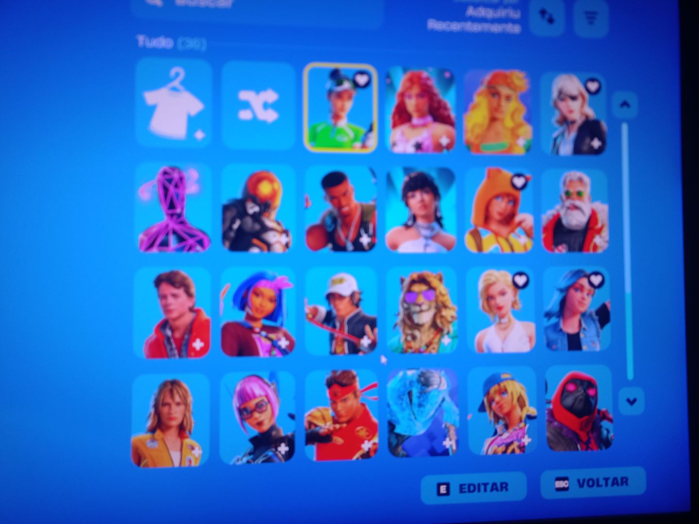 Estou vendendo conta de fortnite com passes e skin pagas