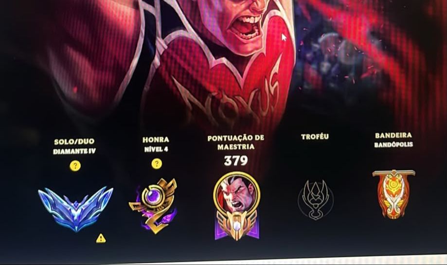 Conta no LoL, Esmeralda I, Todos os campeões, 113 skins, nivel 274.
