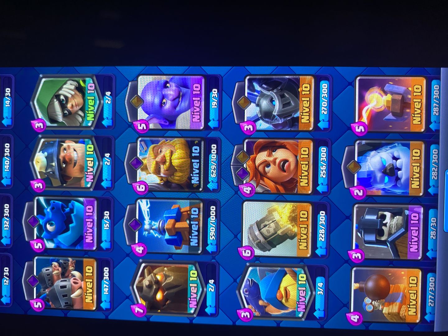 Conta de Clash Royale quase 9k de troféus e pekka nvl 15