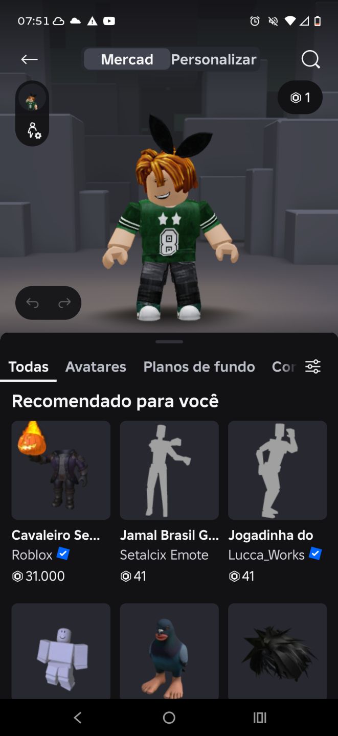 Conta de roblox com skin e de robux e bom no roube um ovo