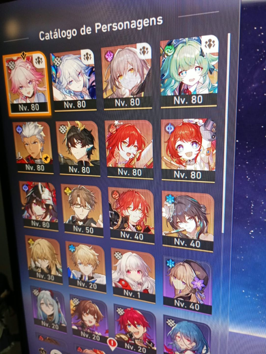Conta de honkai com vários personagens e cones !