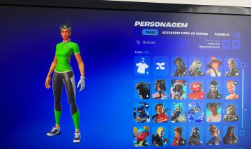 CONTA DE FORTNITE COM PICARETA DA FNCS MAIS 35 SKINS