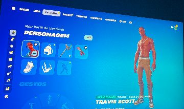 Conta com o Travis Scott e algumas skins