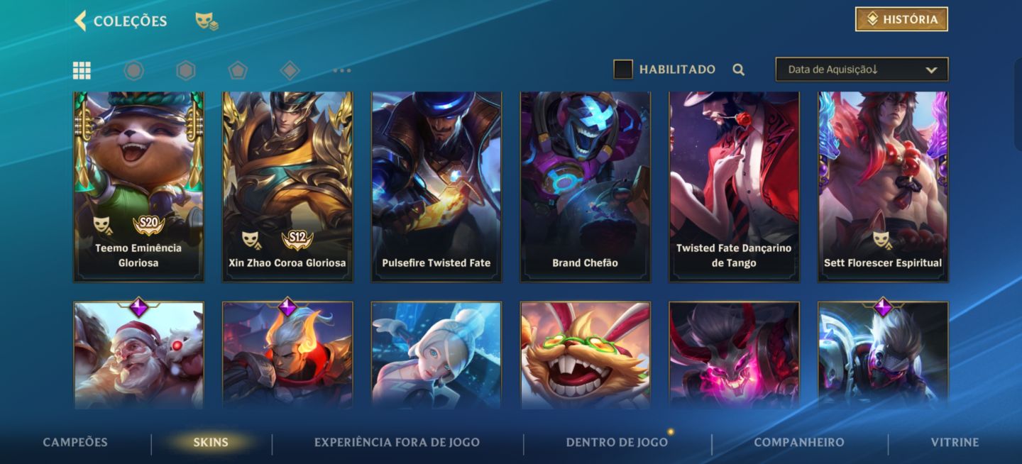 Conta monarca com 411 skins e vários cosméticos