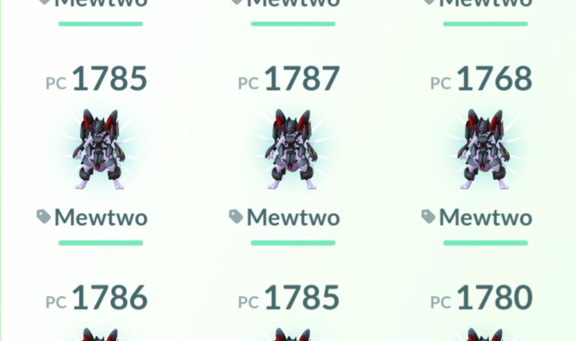 MEWTWO DE ARMADURA SORTUDO