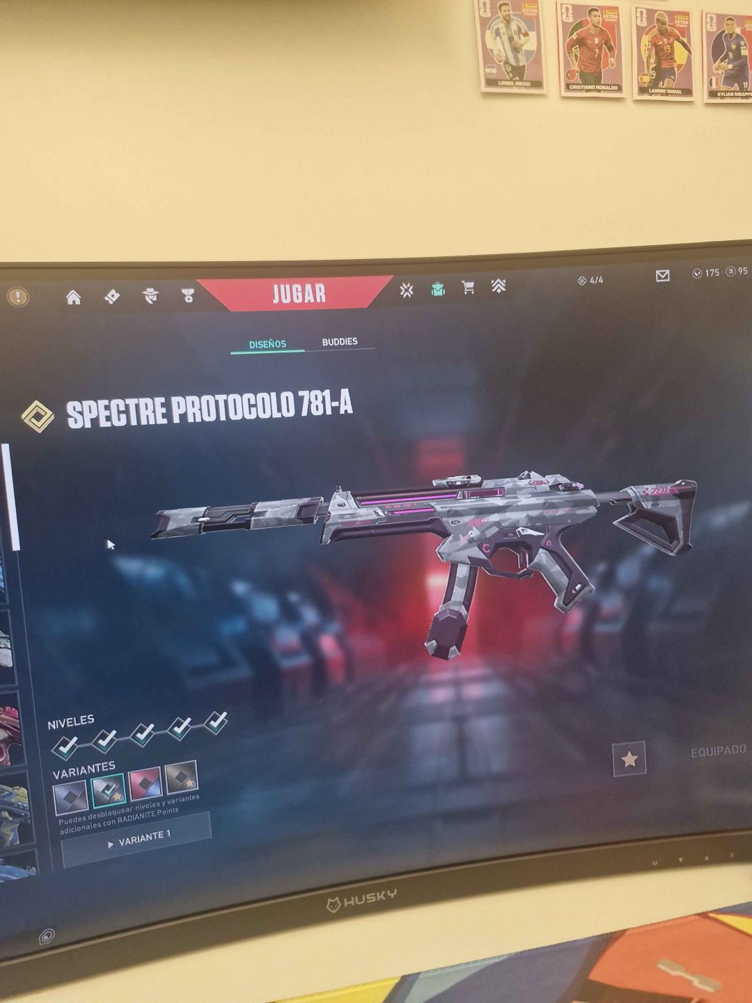 Conta de valorant pea elo ouro 3 com skin de faca, vandal, phantom e spectrre