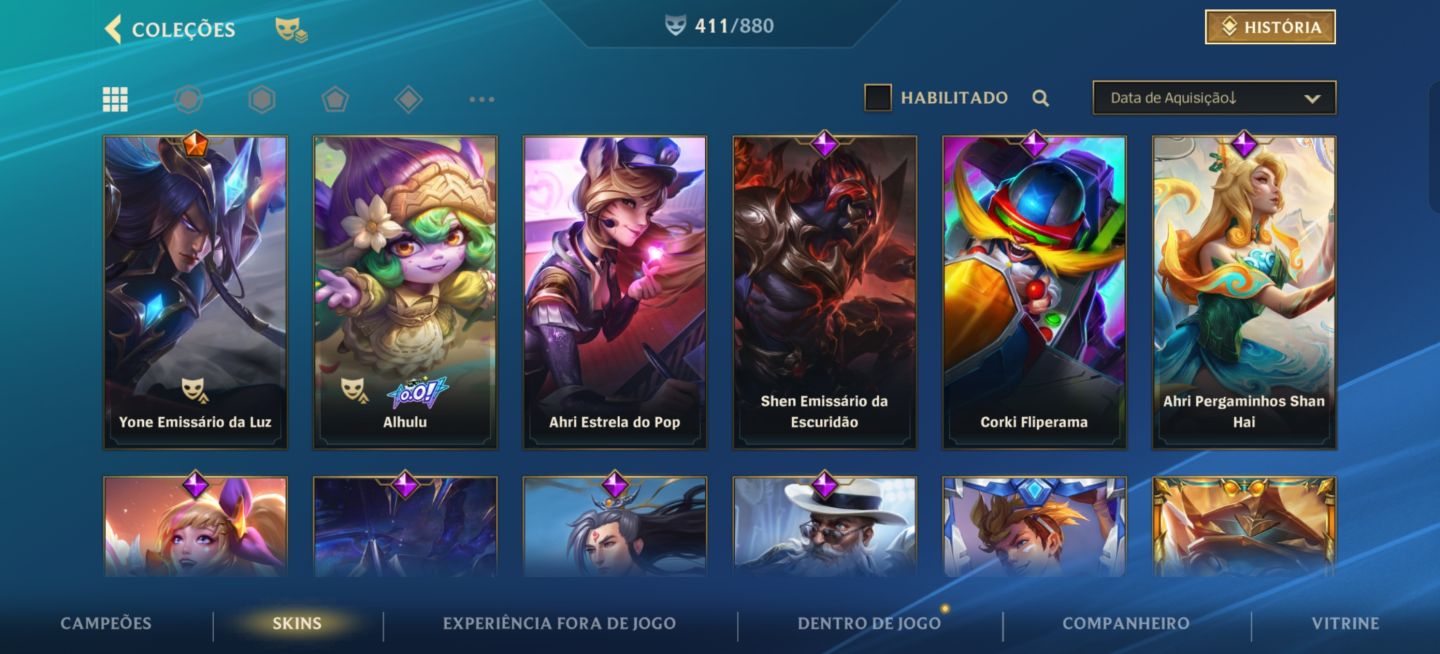 Conta monarca com 411 skins e vários cosméticos