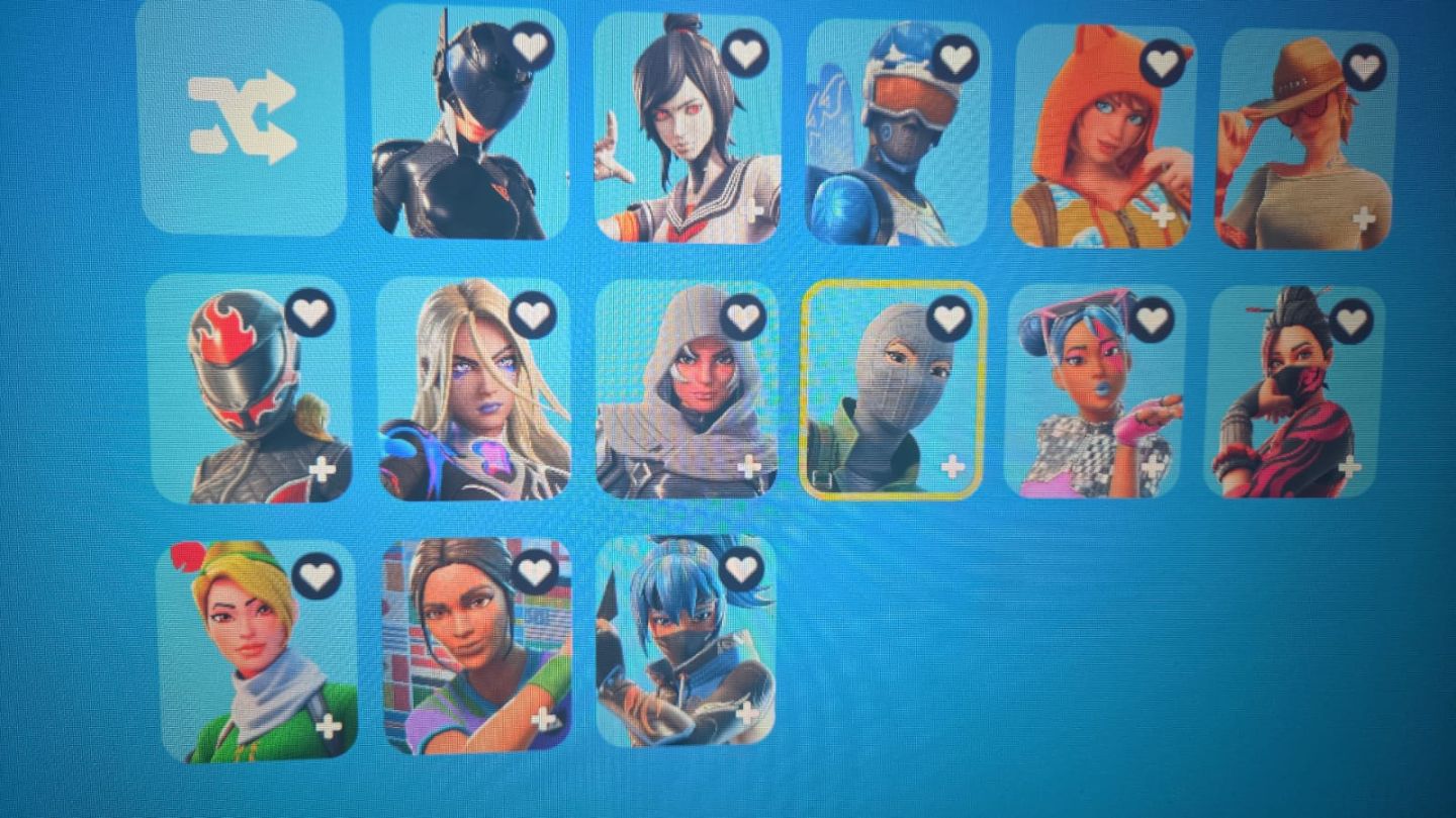 Conta de Fortnite com muitas skin e muitas picaretas