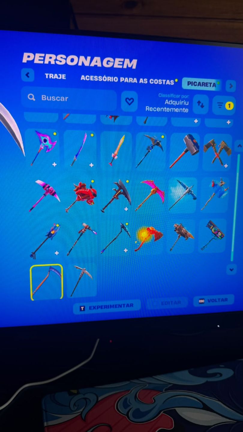 CONTA FORTNITE COM DADOS E PERSONAGENS RAROS