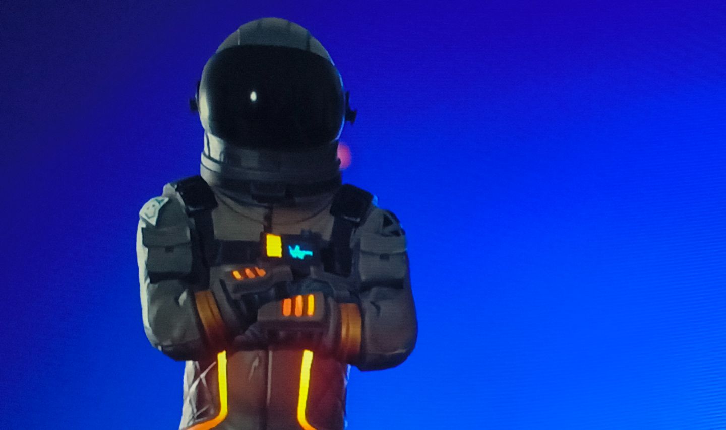 Conta Fortnite com 2 mil v-bucks