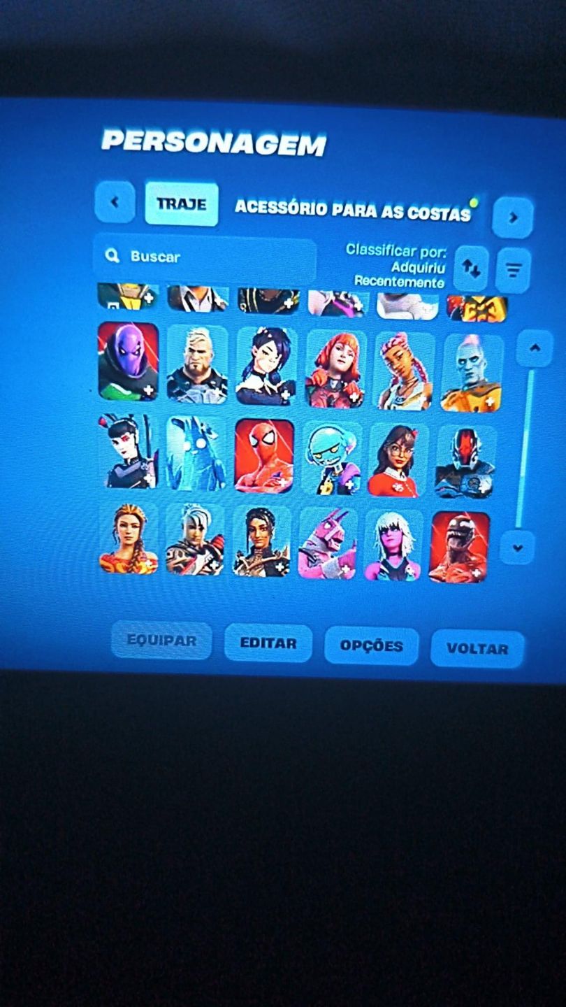 Conta Fortnite com 79 skins Lara Croft Neymar Ravena homem aranha etc.
