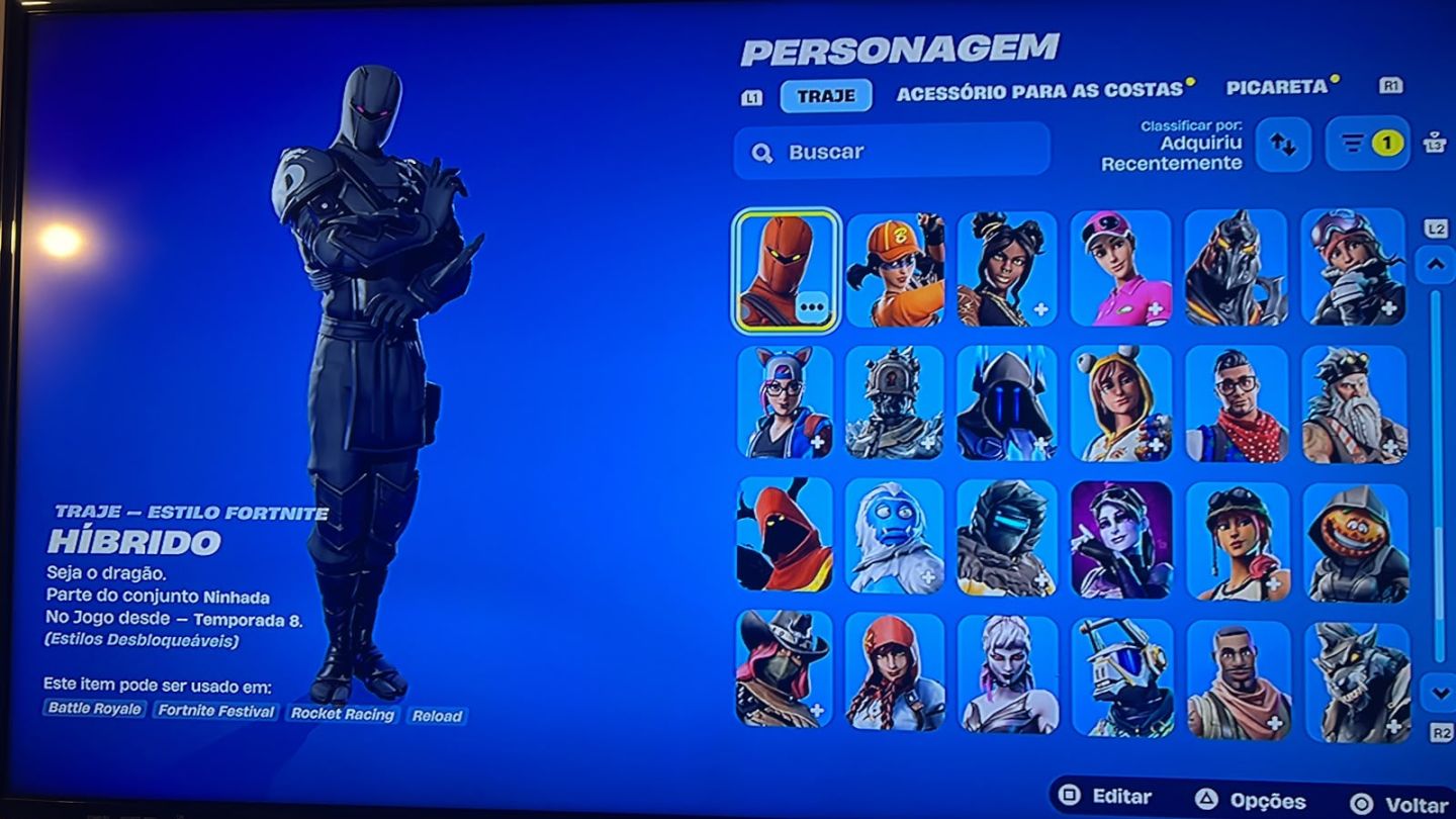 Conta fortnite com salve o mundo antigo ,rara com mais de 100 skins 2000 gastos