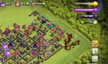 Vende se conta clash of clans nivel da vila 10 possui 3 herois e tem muita gema