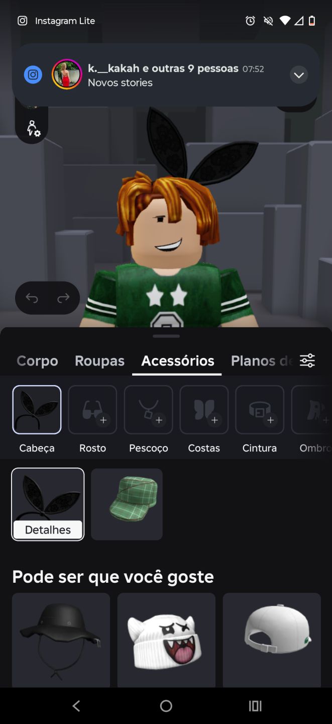 Conta de roblox com skin e de robux e bom no roube um ovo