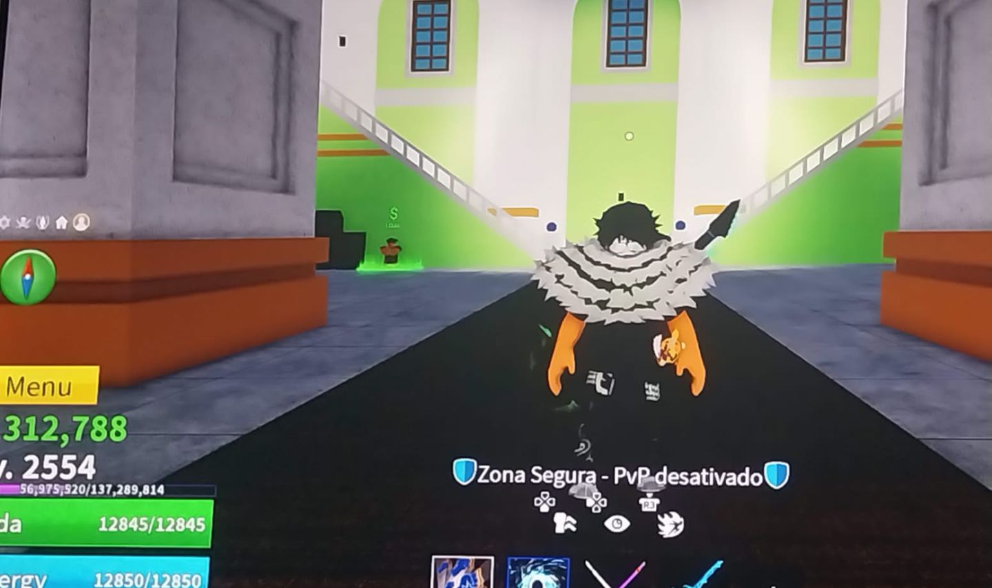 Conta de bloxfruits upada em vários jogos do Roblox