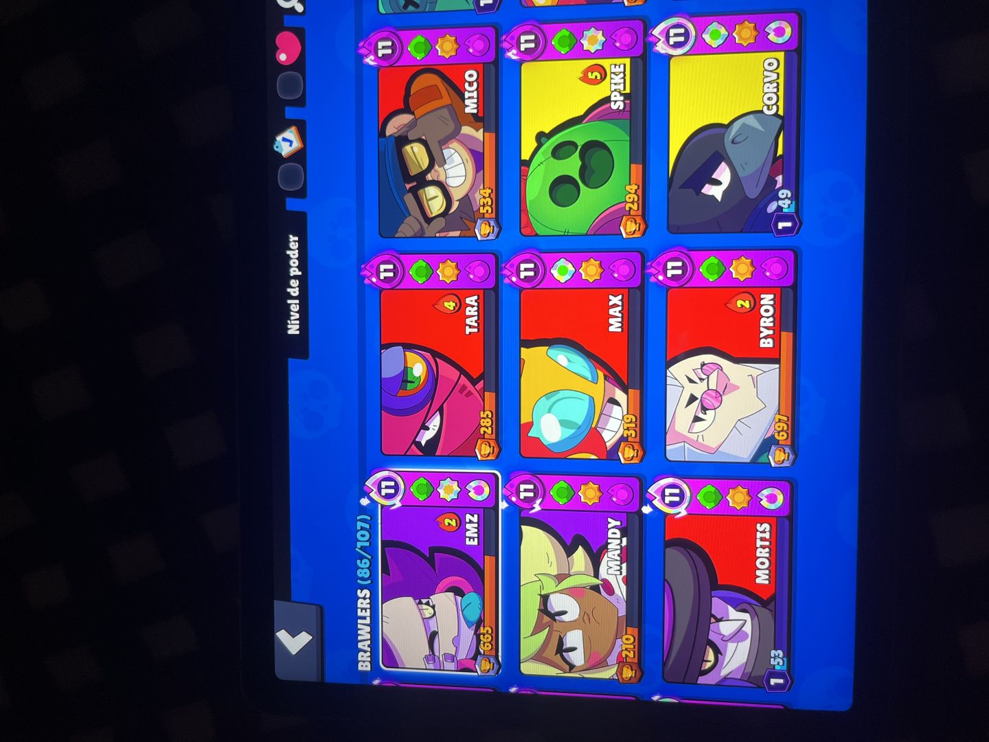 Conta de Braw Stars com mt brawlers maximizados para jogar rank maximo mitico1