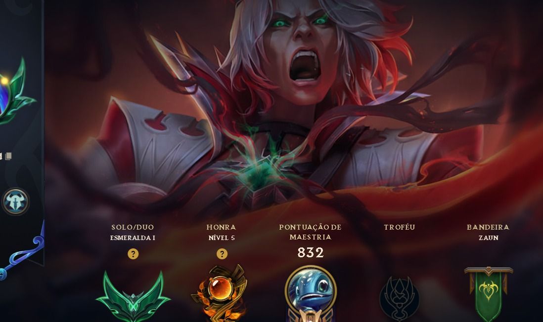 Esmeralda 1 com 230 skins criada em 2014!