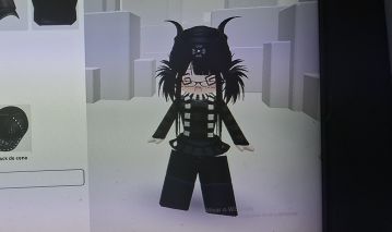 Conta roblox focada em itens femininos