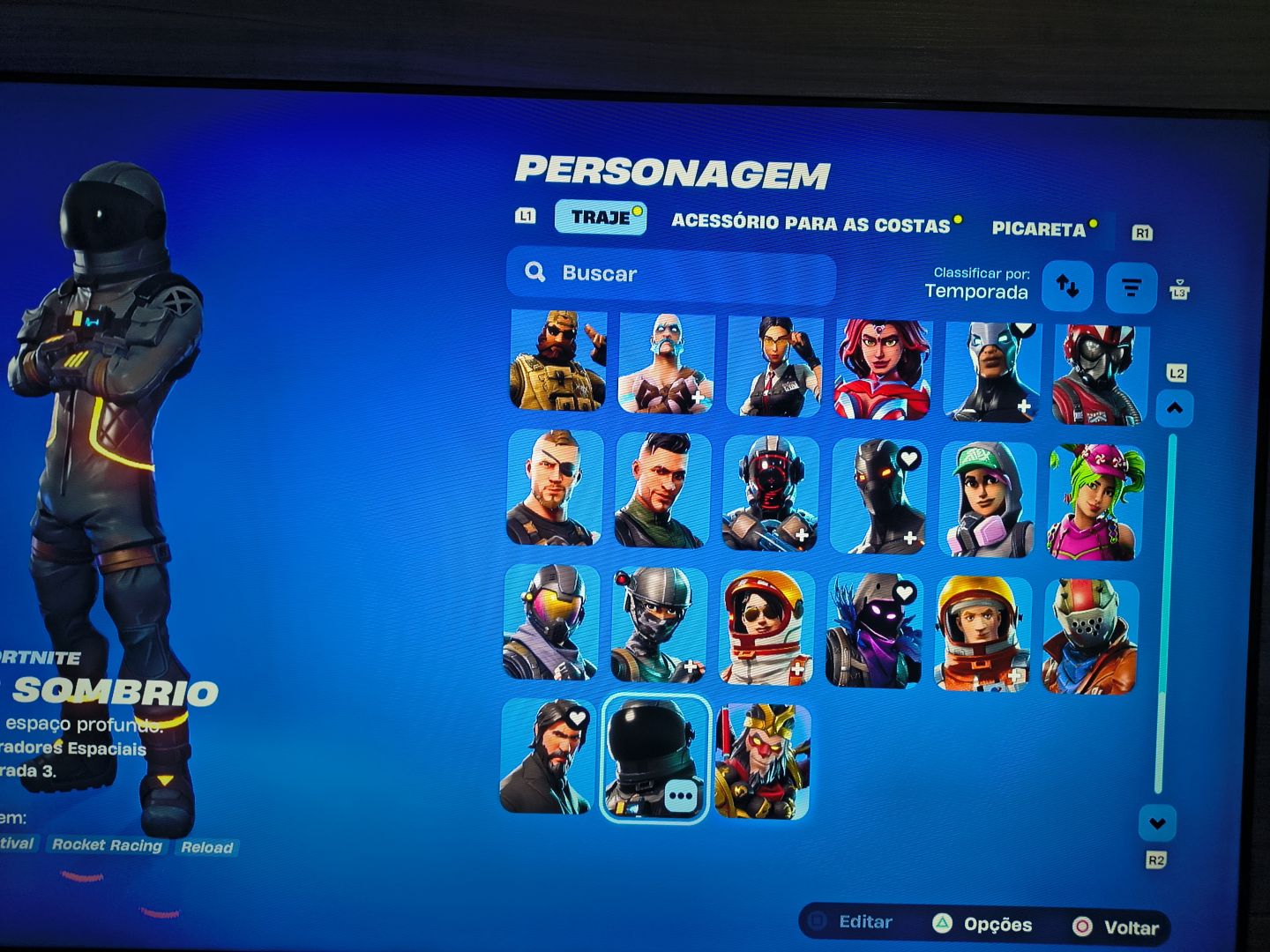 Conta Fortnite com 2 mil v-bucks