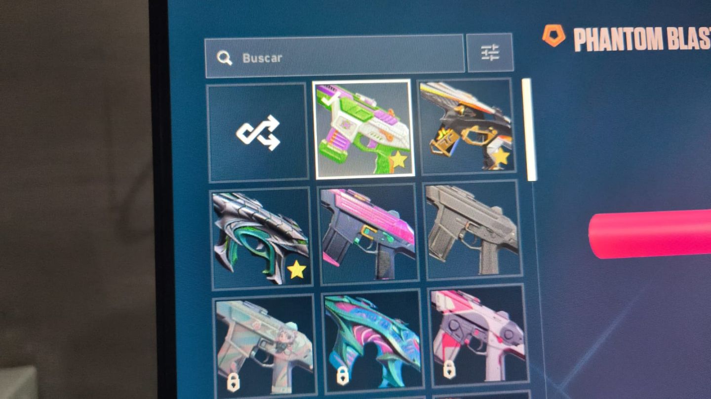 Conta valorant 1200 reais gastos - 13 Skins ( + skins de passe)