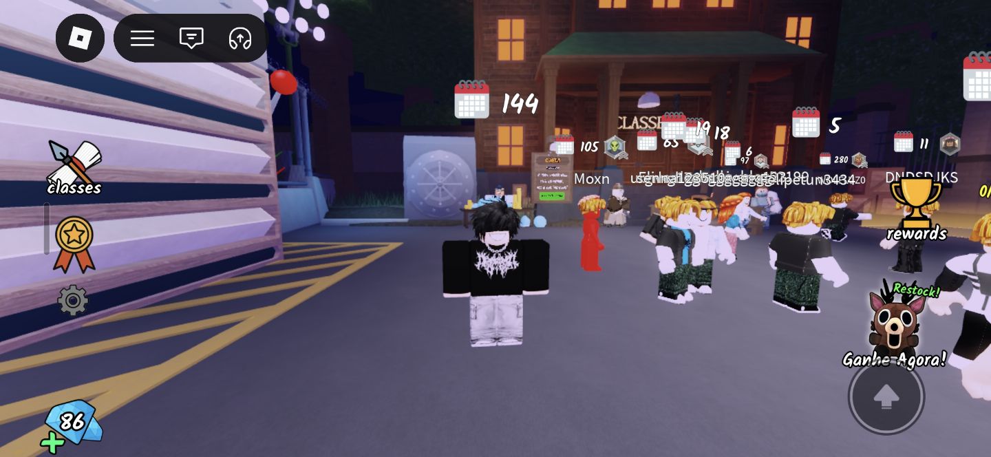 Conta de roblox com experiência em jogos do momento