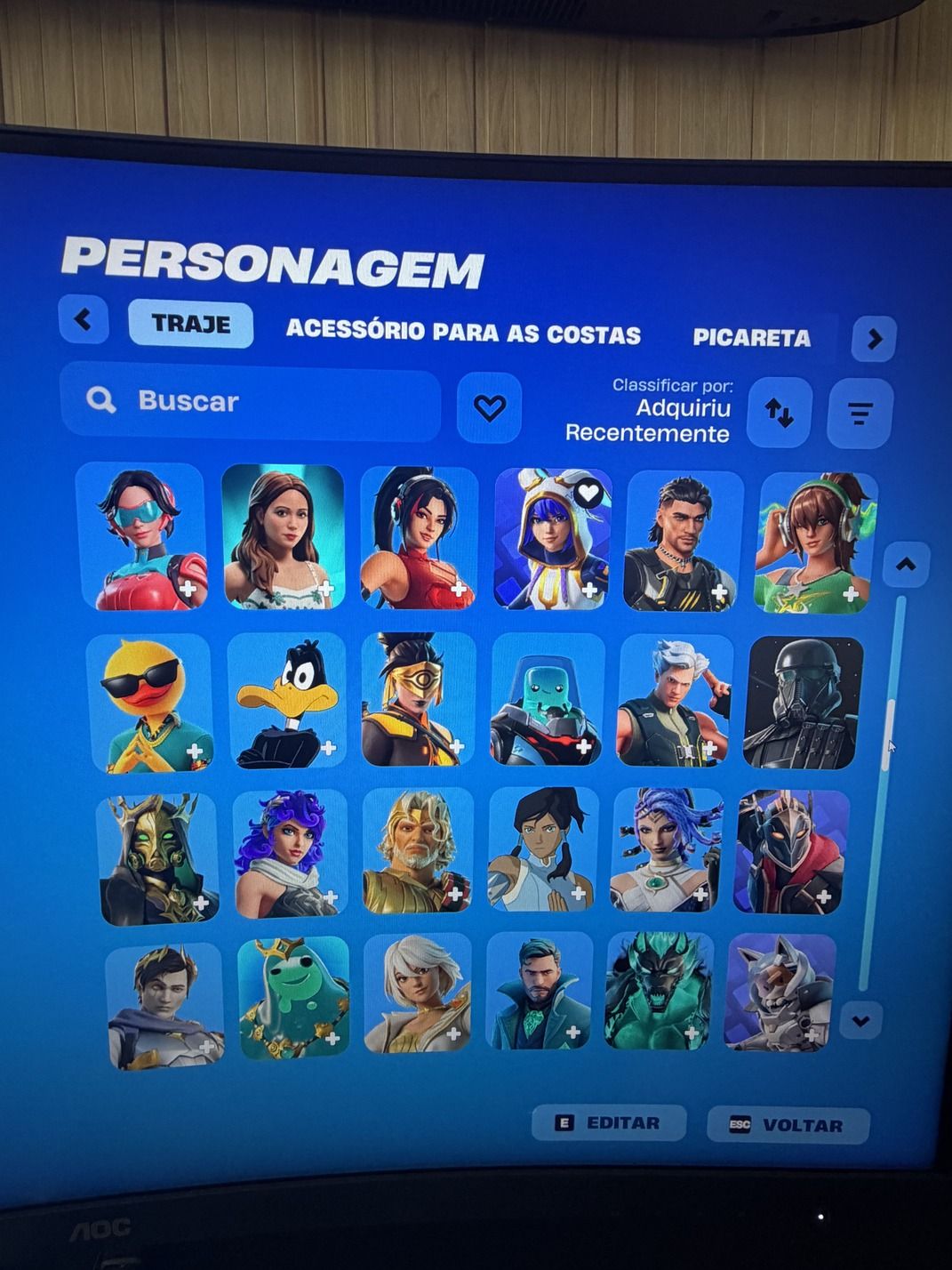 CONTA FORTNITE COM LARA CROFT - 2K DE NIVEL CARREIRA - TOTALMENTE ALTERAVÉL
